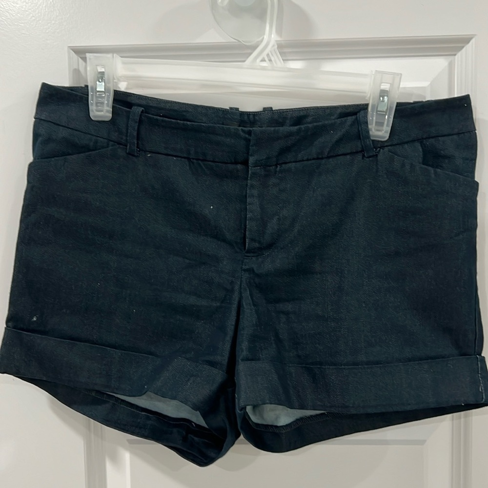 Mossimo stretch shorts 
Size:8